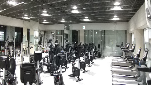 トレーニングジム施設